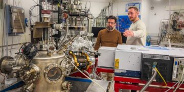 宇宙で生命の複雑な構成要素が自発的に形成される、研究結果発表