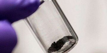 ベンヌ小惑星のアミノ酸、氷の放射性起源を示唆